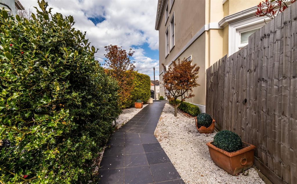 Additional image 12 of 2 bed flat for salePark Heights, The Ropewalk, The Park NG1