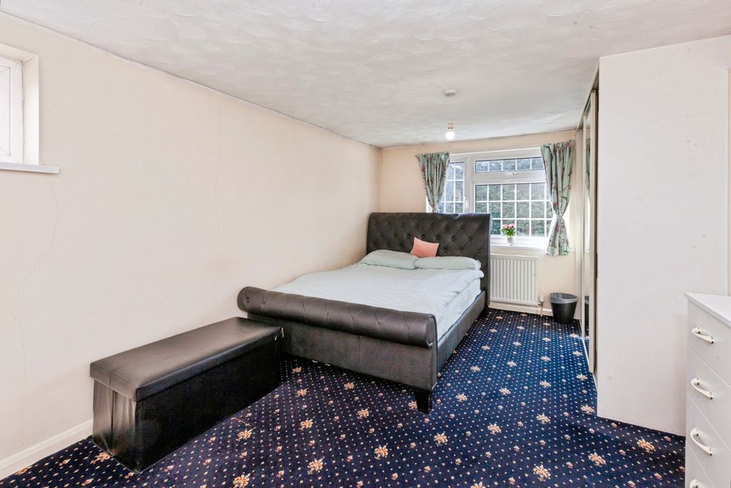 Additional image 9 of 5 bed detached house for saleStation Road, Slough SL1