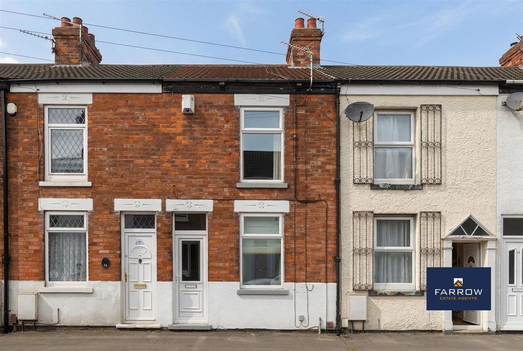 2 bed terraced house for saleBark Street, Cleethorpes DN35