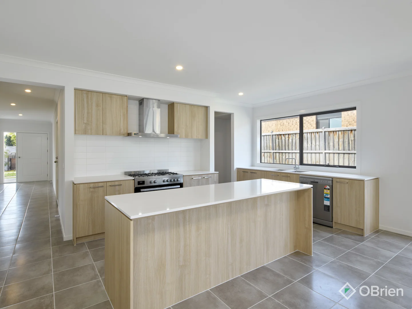 Additional image 4 of 43 Kurrajong Road, Warragul VIC 3820