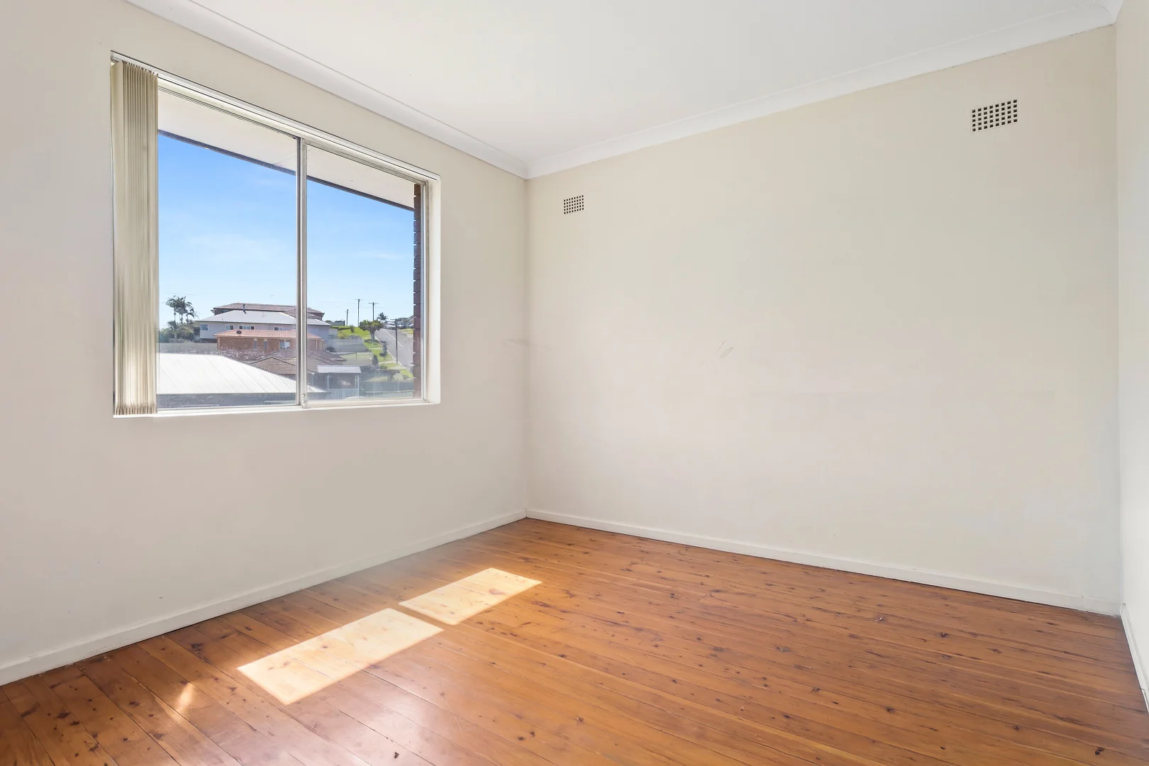 Additional image 5 of 61 Mirrabooka Road, Lake Heights NSW 2502
