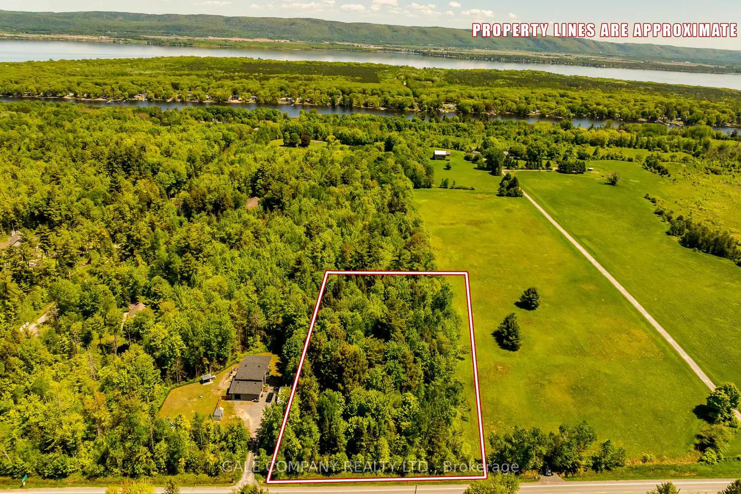 Additional image 4 of 4475 Dunrobin Road