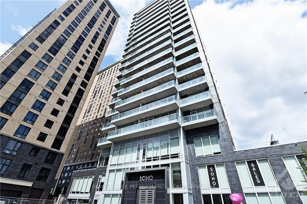 111 Champagne Ave, Dows Lake - Civic Hospital And Area, K1S 5V3