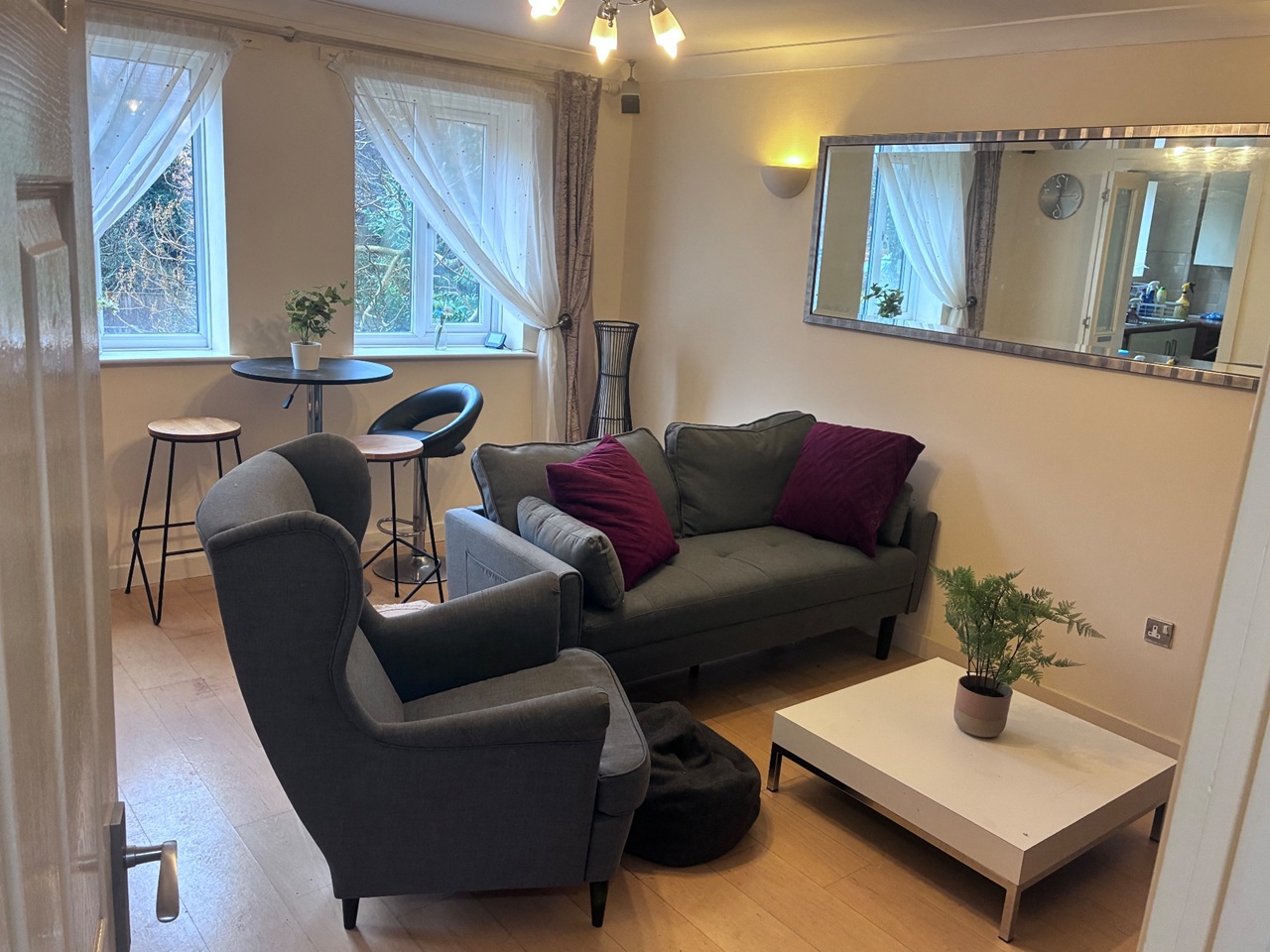 2 Bed Flat, Bellcroft, B16, N1 7GU photo 2