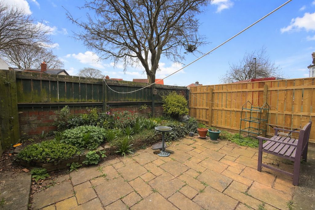 Additional image 4 of 2 bed flat for saleClosefield Grove, Whitley Bay NE25
