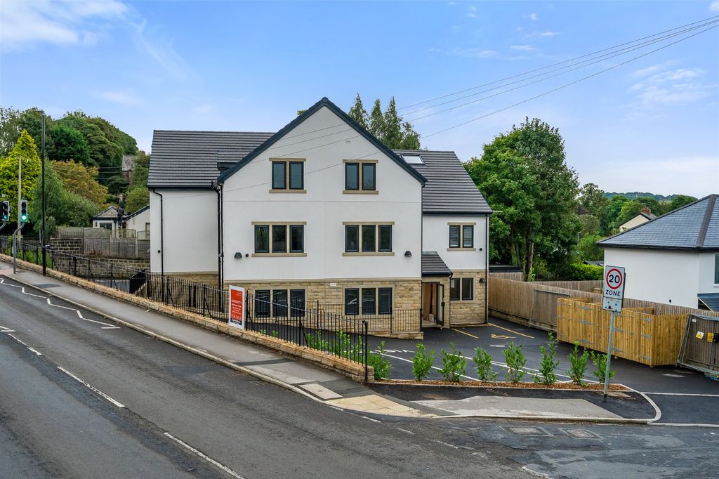 1 bed flat for saleBrookland House, Harper Lane, Yeadon, Leeds, West Yorkshire LS19