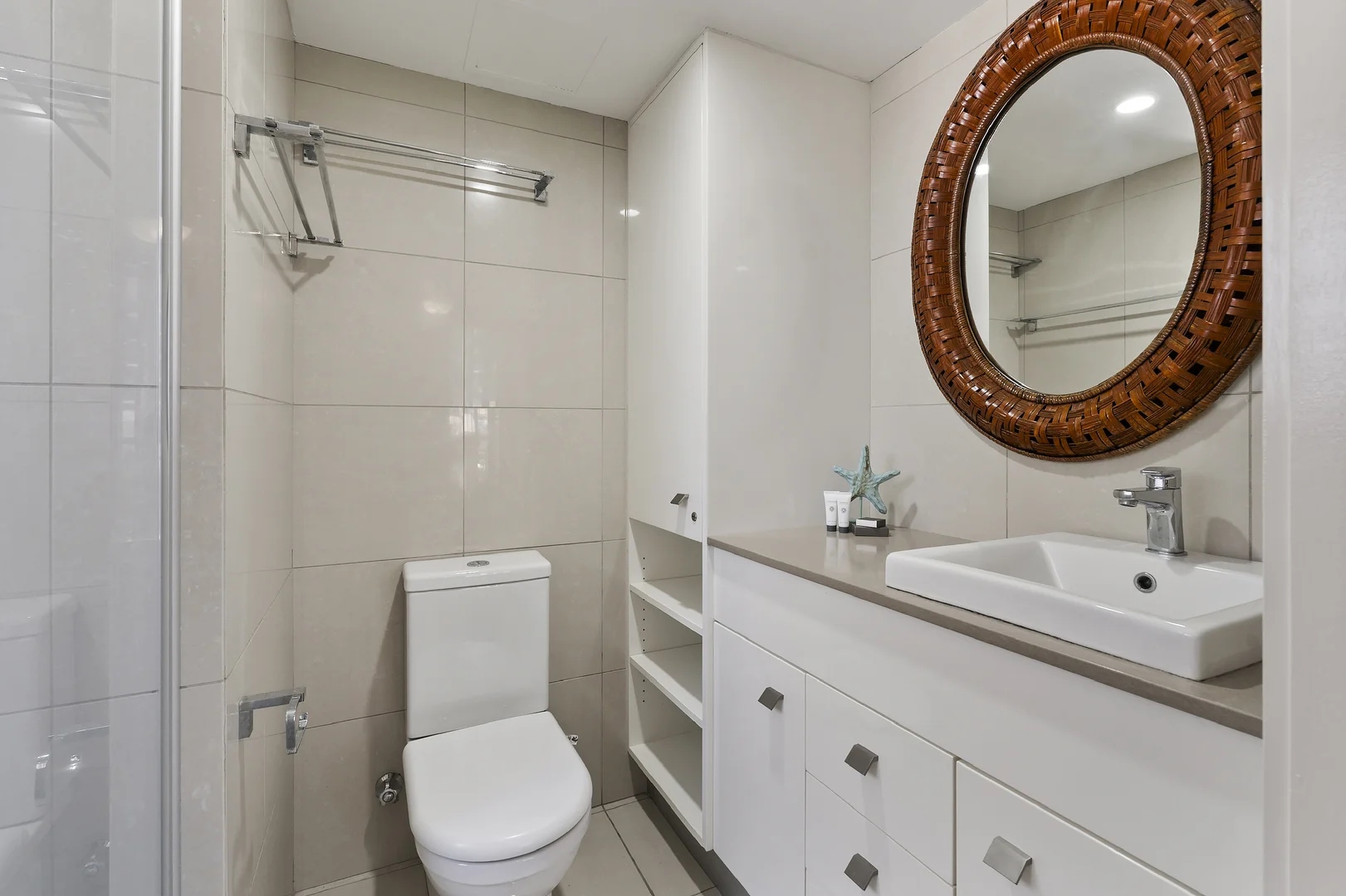 Additional image 7 of 1B/166 Marine Parade, Rainbow Bay QLD 4225