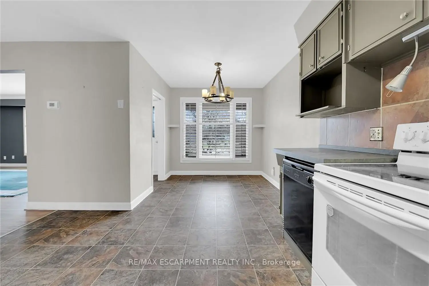 9 Gavin Drive photo 4