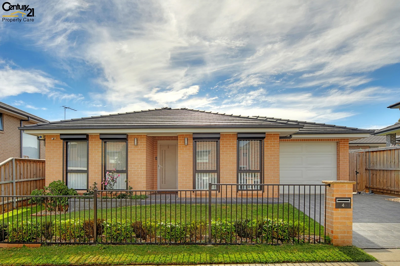 4 Grampian Avenue, Minto NSW 2566