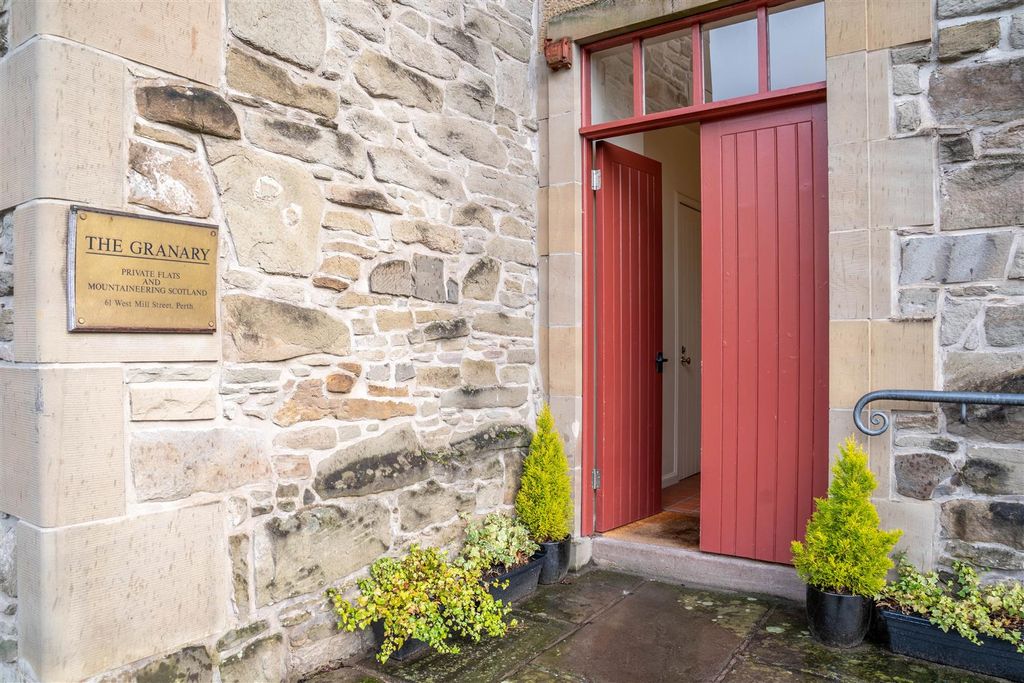 2 bed flat for saleWest Mill Street, Perth PH1 photo 2