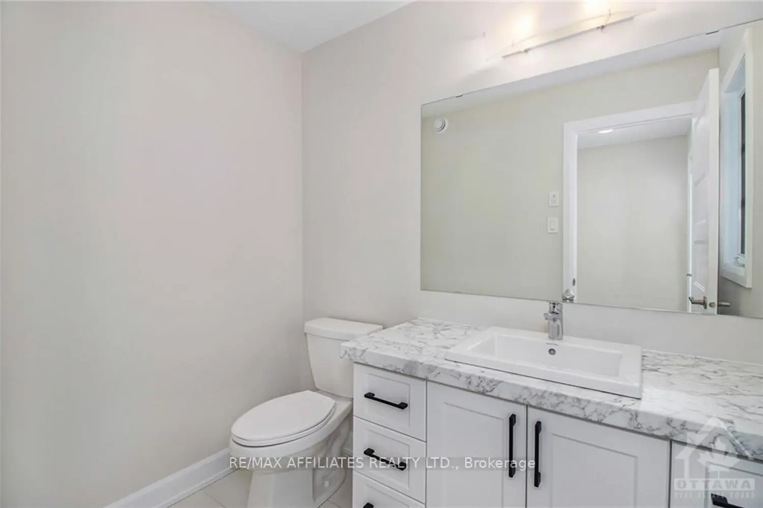 1219 Montblanc Crescent