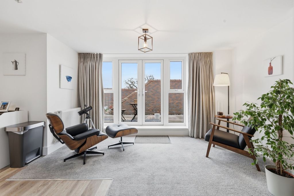 Additional image 4 of 2 bed flat for saleGrundisburgh Road, Woodbridge IP12