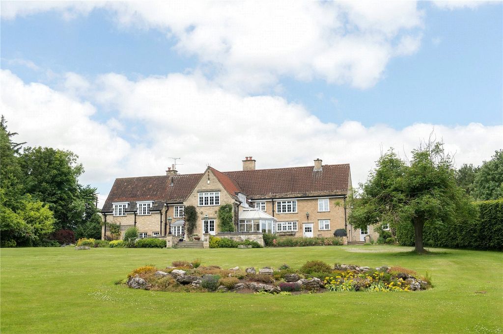 5 bed detached house for saleHill Top Lane, Pannal, Harrogate, North Yorkshire HG3