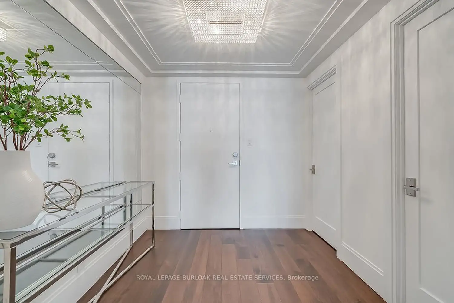 2190 Lakeshore Road 605