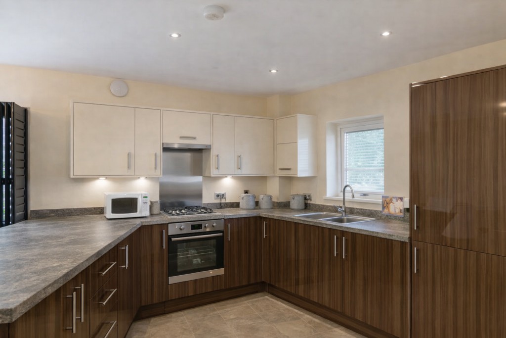 2 Bed Flat, Highfield Road, B15, N1 7GU photo 2