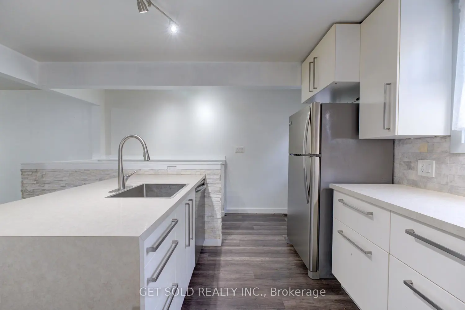 37 Maplecrest Avenue photo 3