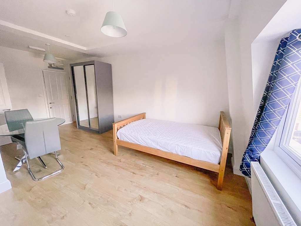 Studio Flat, London, N7, N1 7GU photo 2