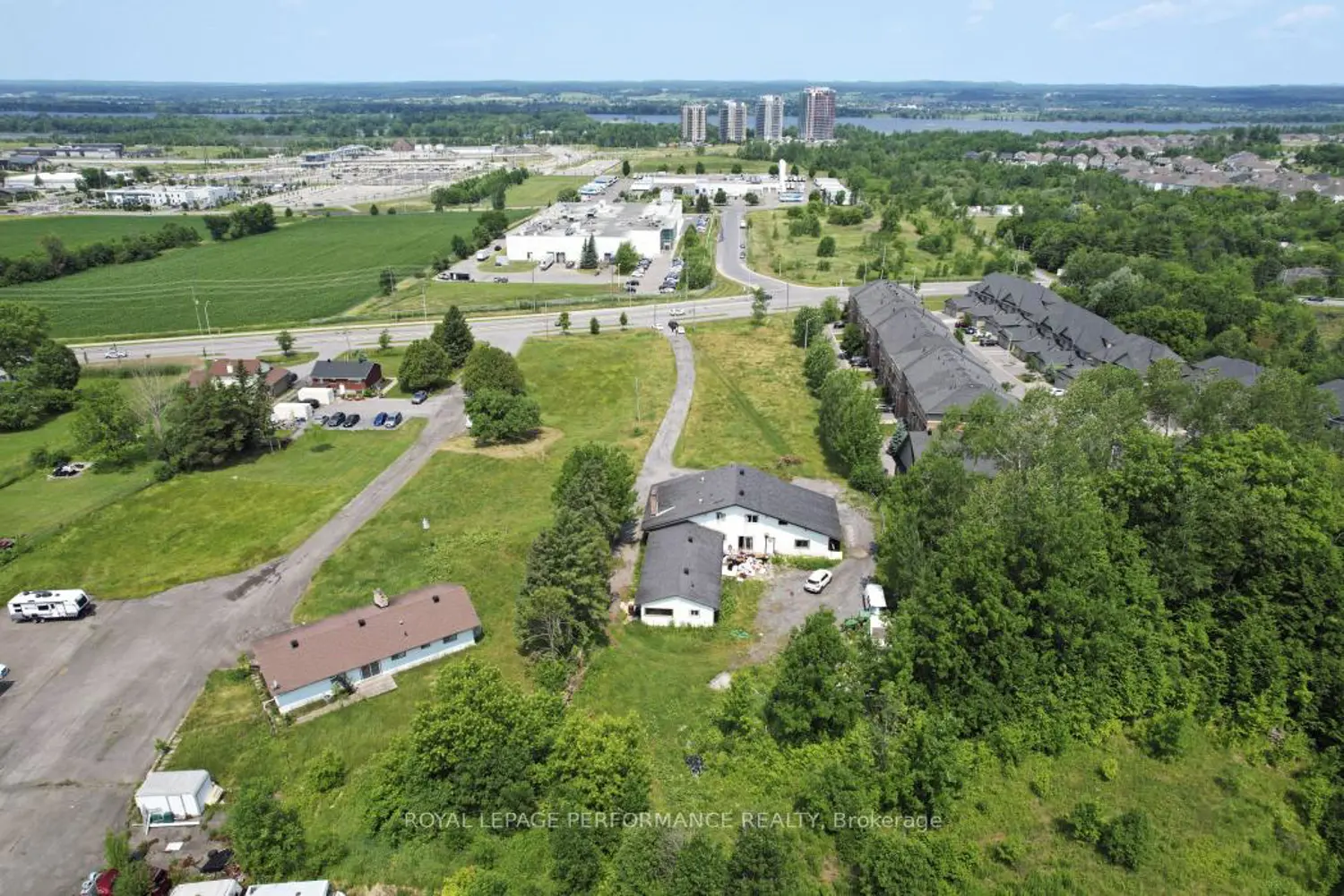 Additional image 3 of 1016 Old Montreal Road