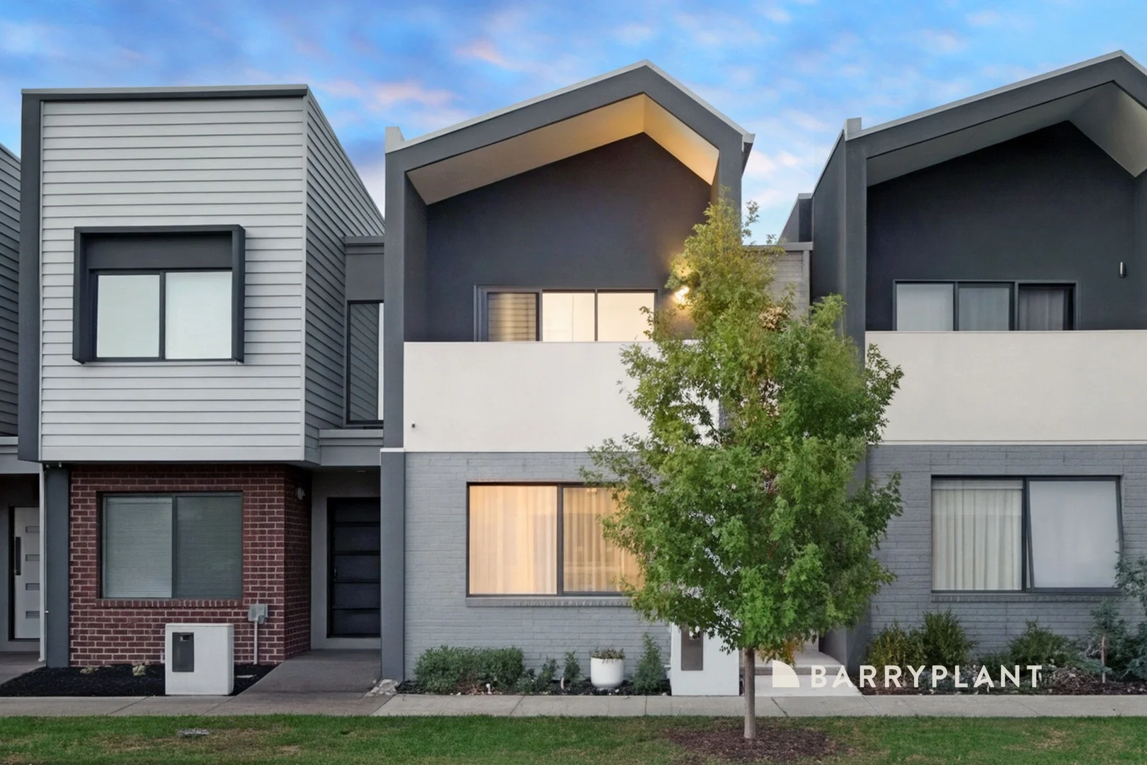 88 Emmeline Row, Rowville VIC 3178