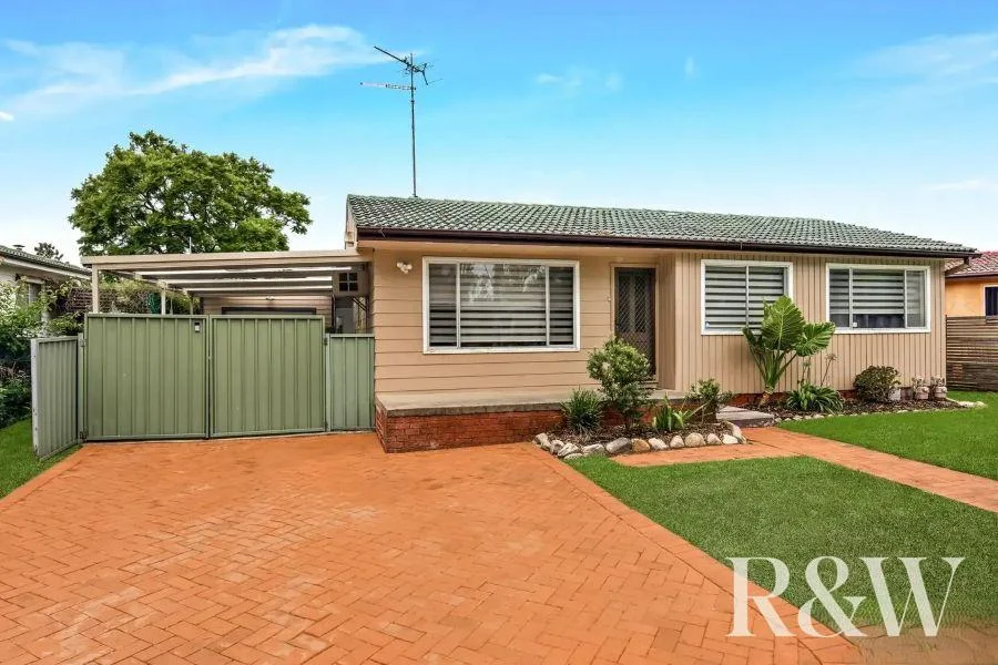 42 St Clair Avenue, St Clair NSW 2759