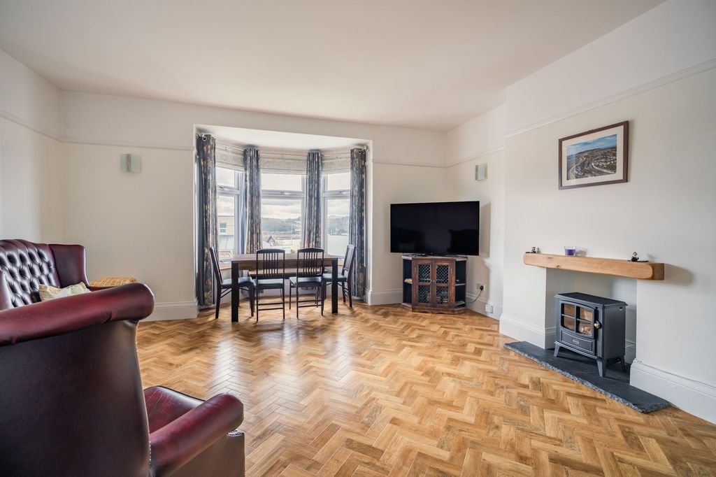 Additional image 2 of 3 bed flat for saleYork Road, Deganwy LL31
