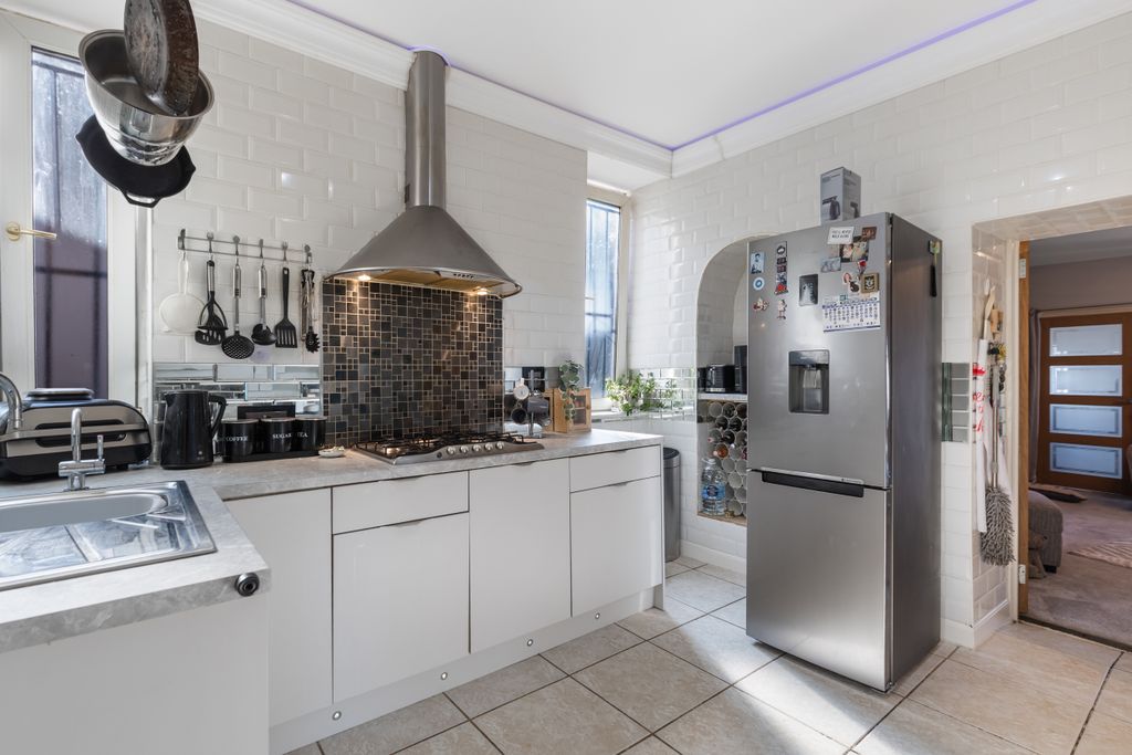 Additional image 8 of 2 bed flat for saleMain Street, Jamestown G83