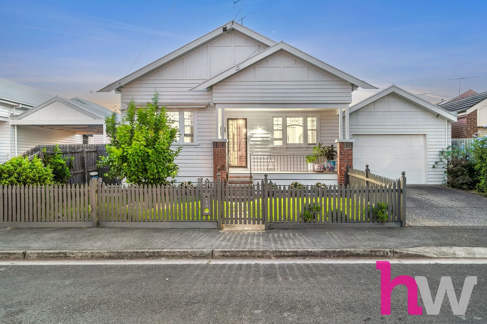 18 Cairns Avenue, Newtown VIC 3220