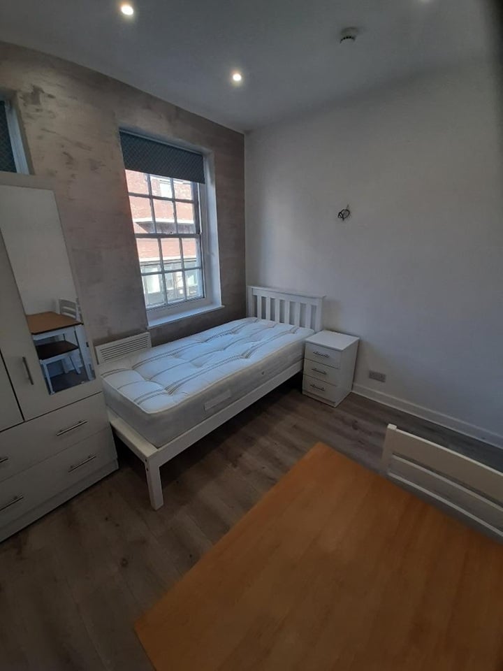 Additional image 5 of Studio Flat, Tachbrook Street, SW1V, N1 7GU