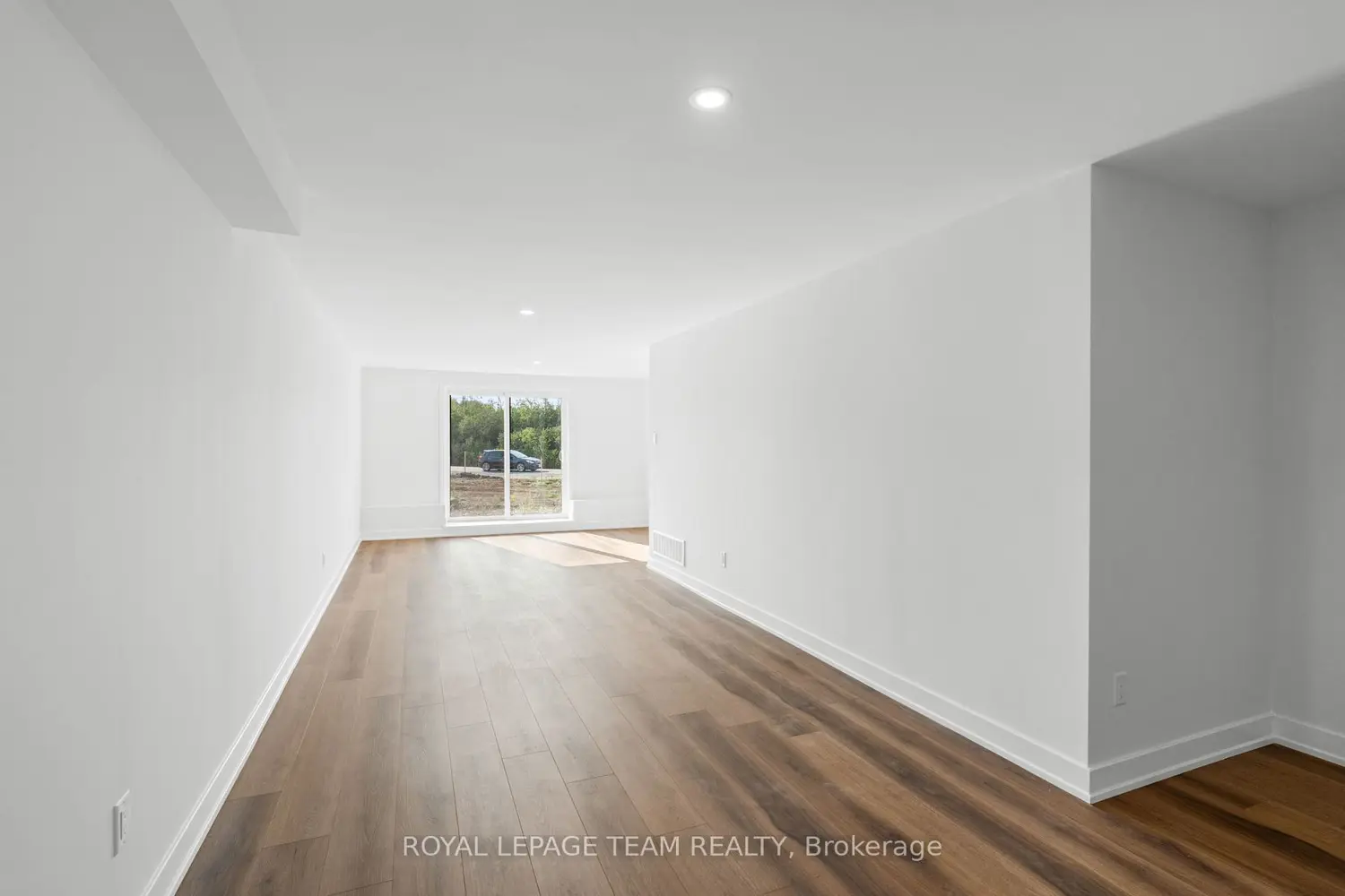 Additional image 18 of 1076 Moore Street