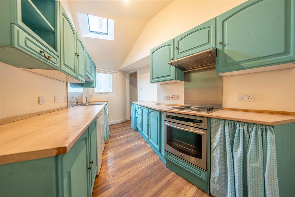 2 bed flat for saleAtholl Street, Perth PH1 photo 2
