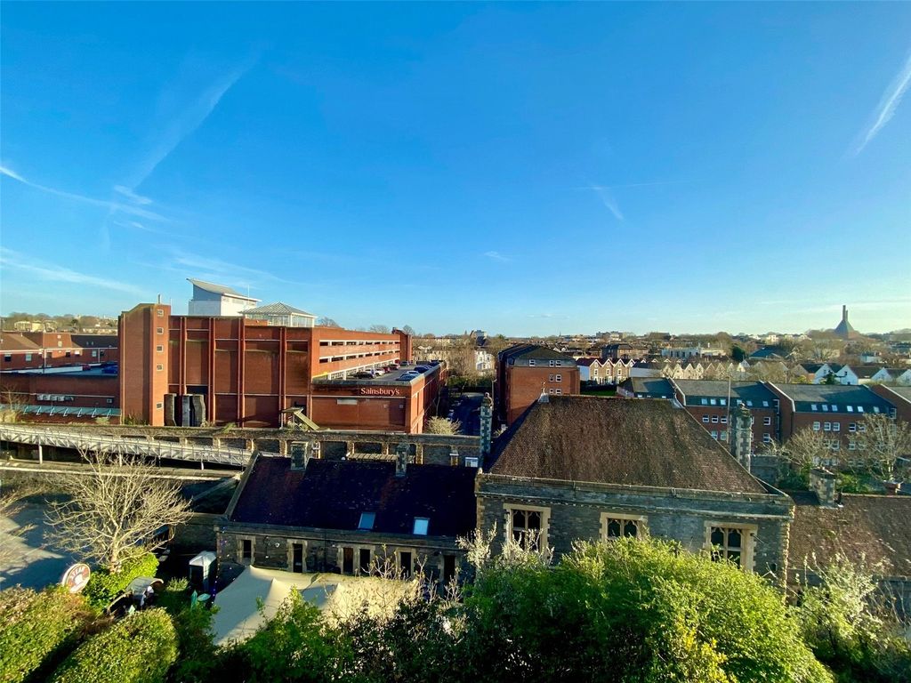 Additional image 7 of 2 bed flat for saleWhatley Court, 27-29 Whatley Road, Clifton, Bristol BS8