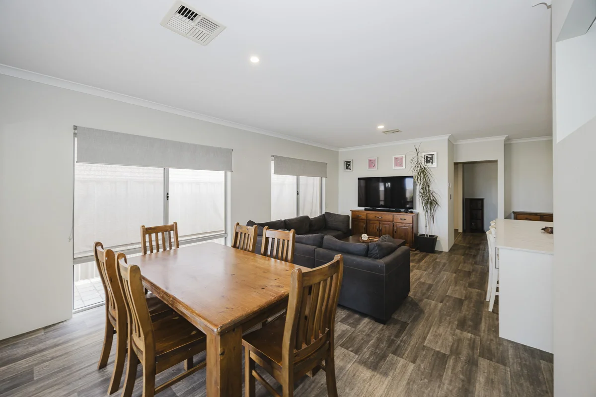 8 Bewick Avenue, Yanchep WA 6035 photo 4