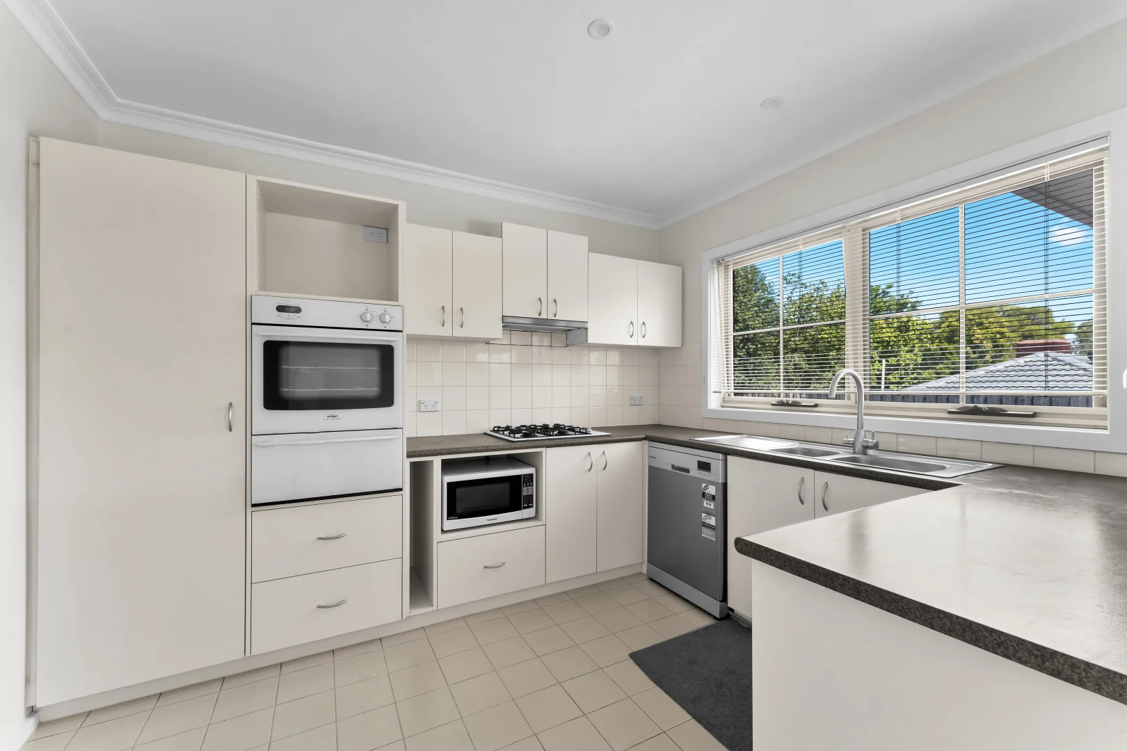 Additional image 2 of 35 Kierens Way, Chadstone VIC 3148