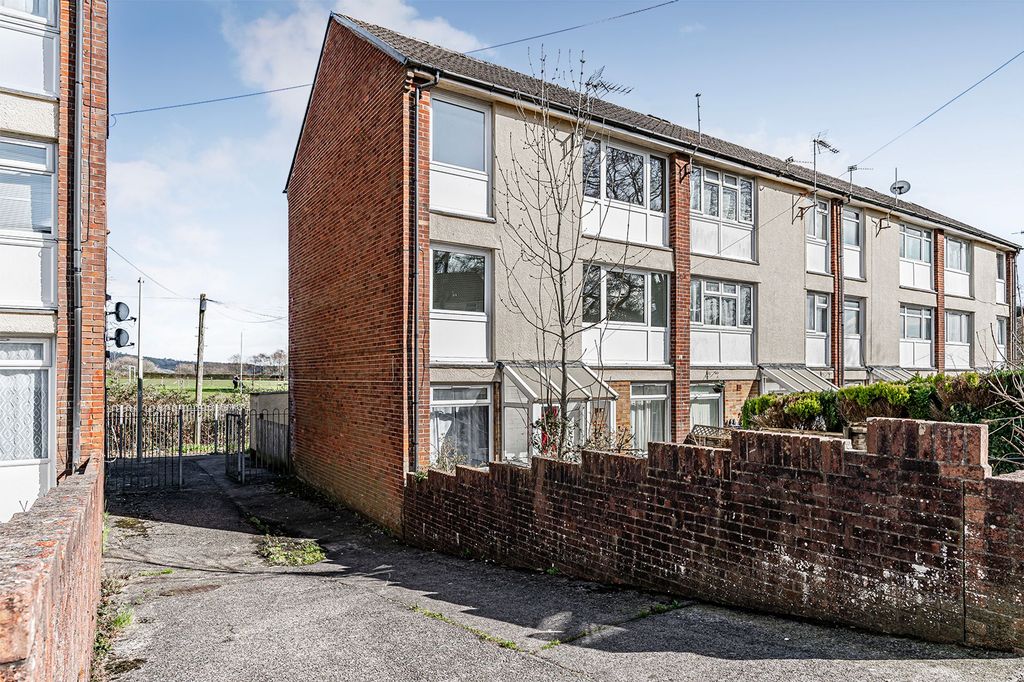 3 bed maisonette for saleCae Fardre, Church Village CF38