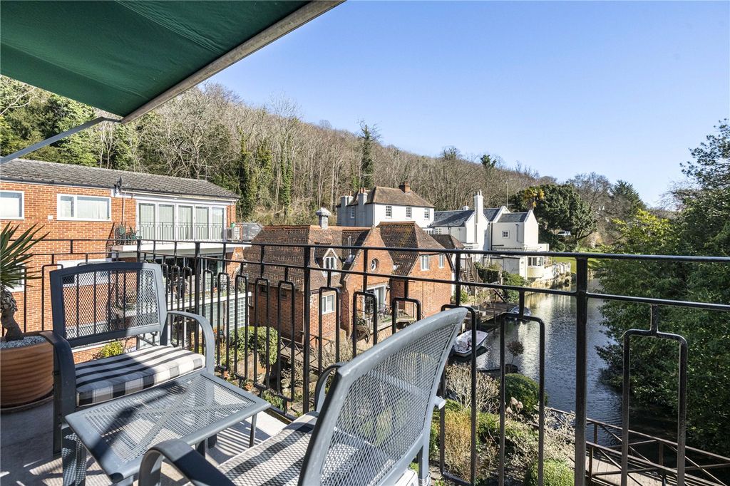 Additional image 3 of 3 bed flat for saleMarsh Mills, Wargrave Road, Henley-On-Thames, Oxfordshire RG9
