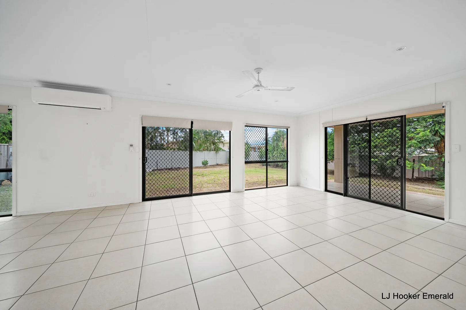 8 Charlton Street, Emerald QLD 4720 photo 4