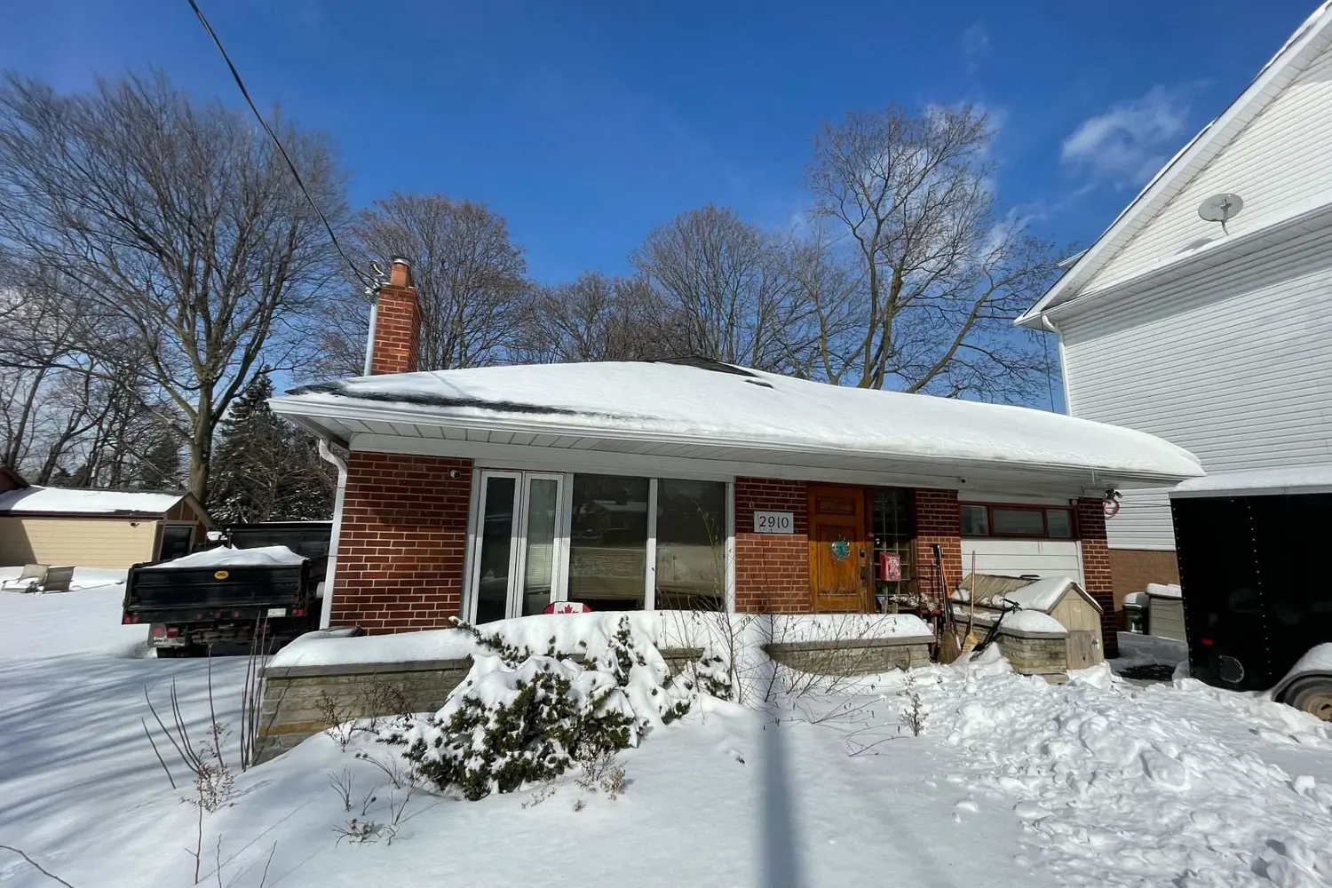 2906-10 Kingston Road photo 4