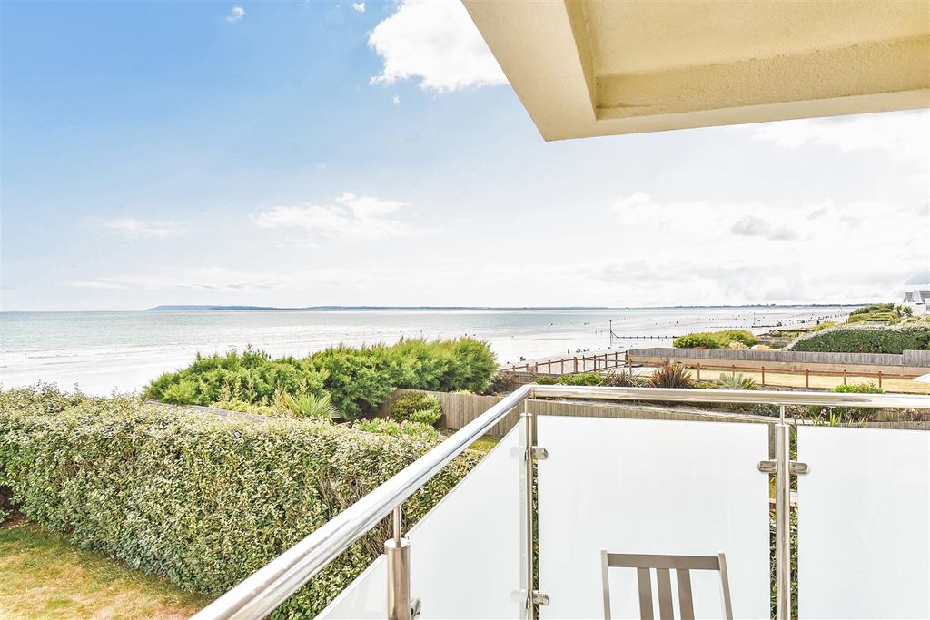 2 bed flat for saleSeagate Court, Shore Road, East Wittering, Chichester PO20