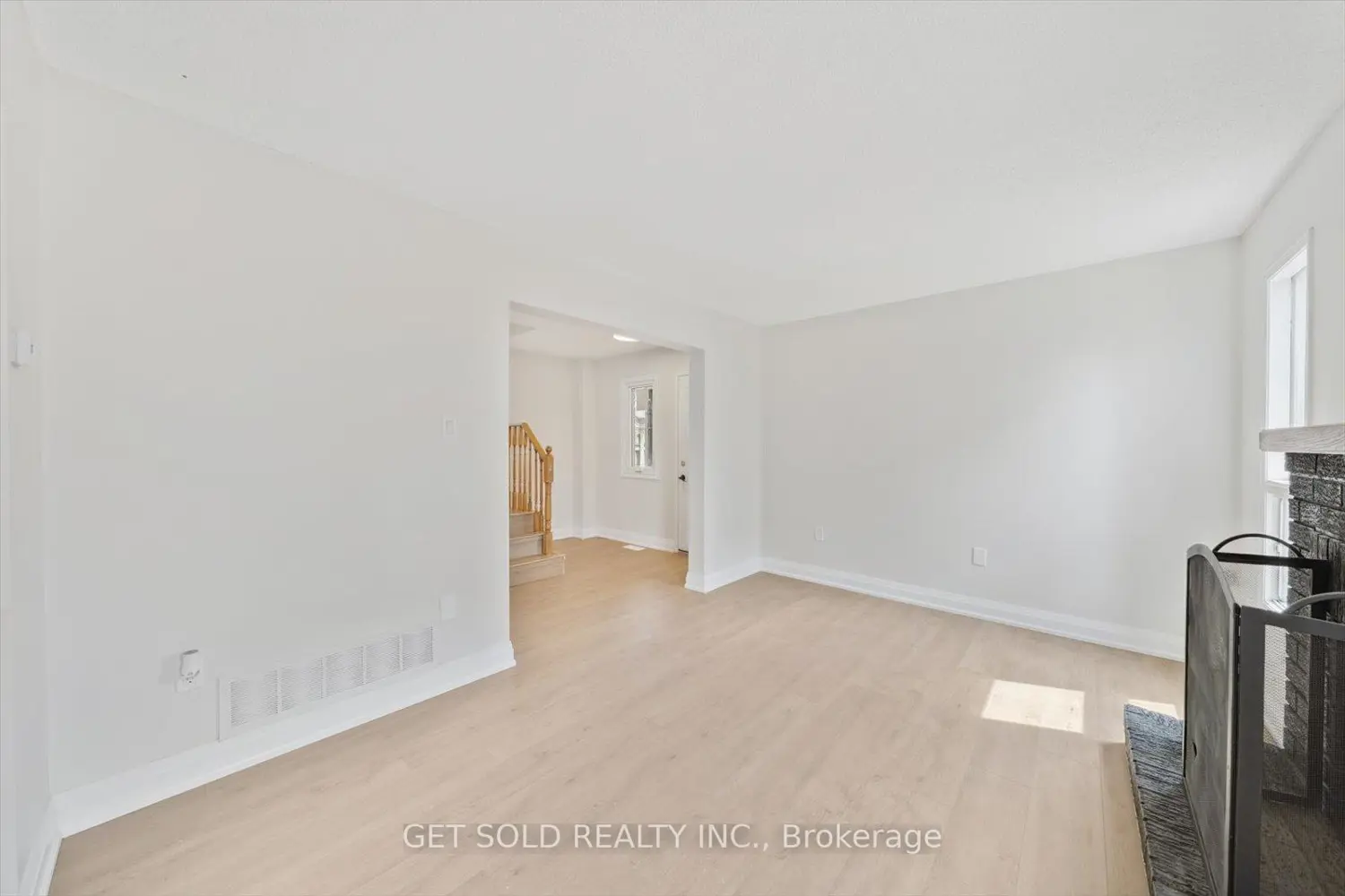 232 Kozlov Street photo 5