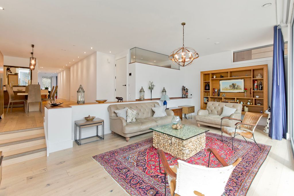 3 bed flat for saleDonaldson Crescent, Wester Coates, Edinburgh EH12 photo 3