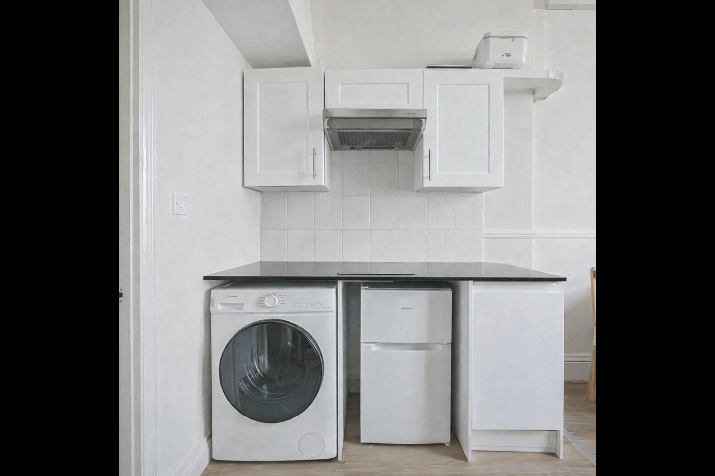 Additional image 2 of Studio Flat, Cromwell Road, SW5, N1 7GU