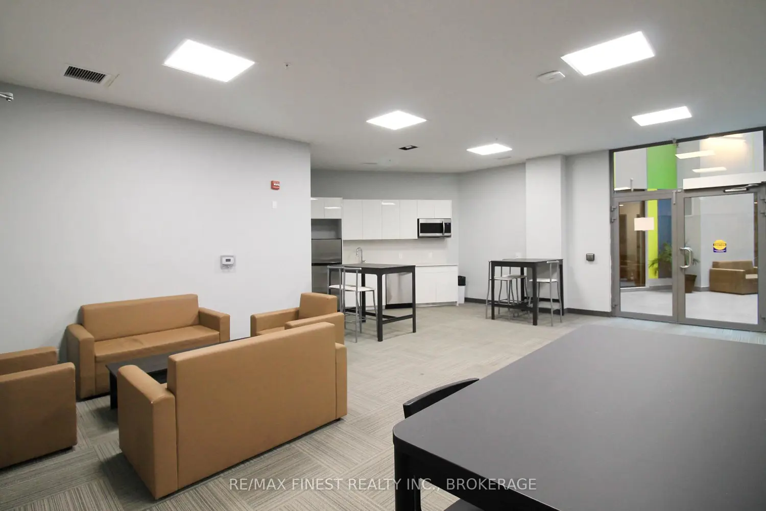 Additional image 10 of 652 Princess Street 1031