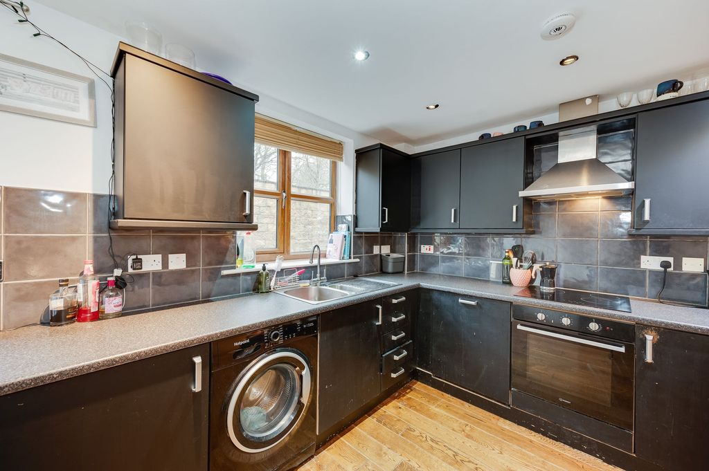 2 bed flat for saleWalkley Lane, Walkley S6 photo 3