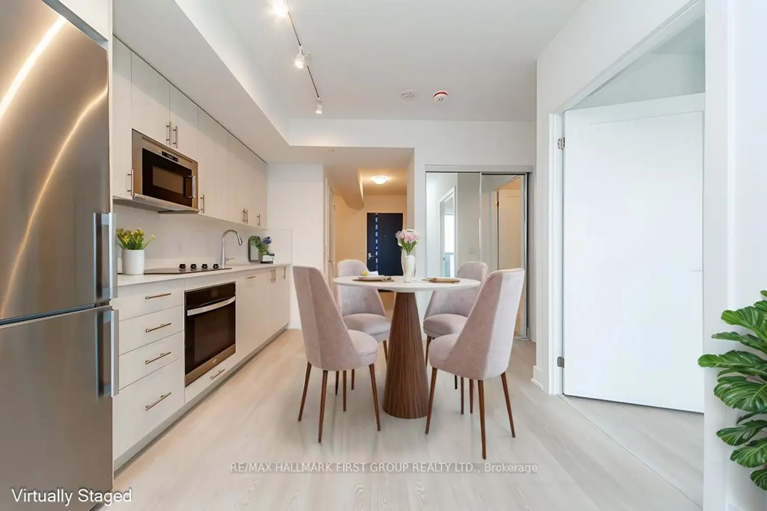 Additional image 2 of 2545 Simcoe Street 2601