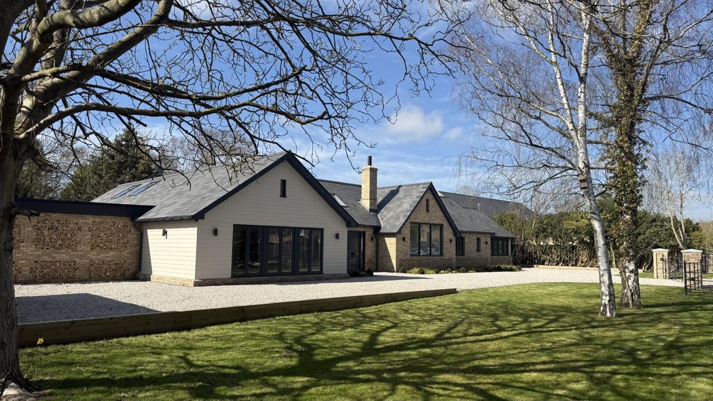 6 bed detached house for saleBack Lane, Barrington, Cambridge CB22.