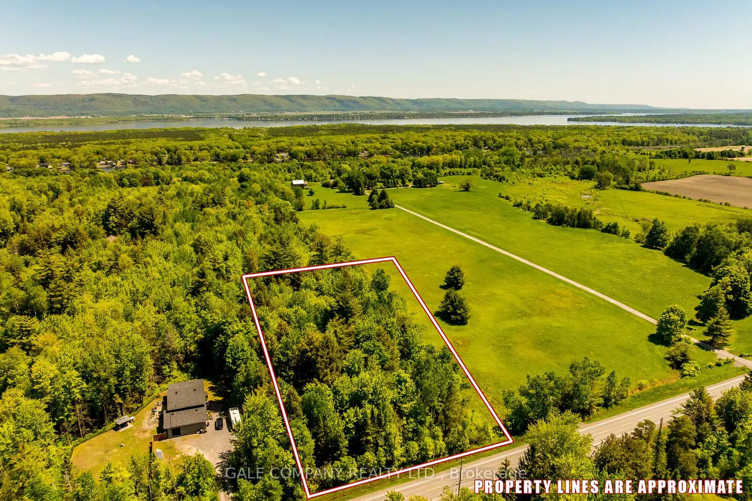 4475 Dunrobin Road
