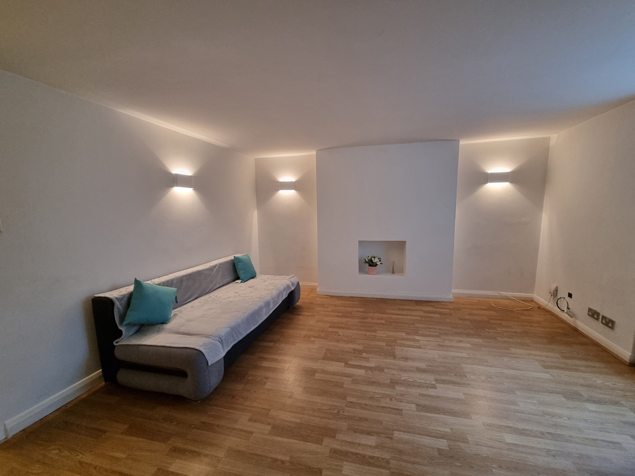 1 Bed Flat, Basement, WC1N, N1 7GU