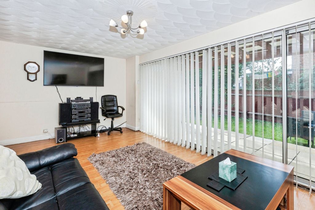 Additional image 2 of 5 bed detached house for saleStation Road, Slough SL1
