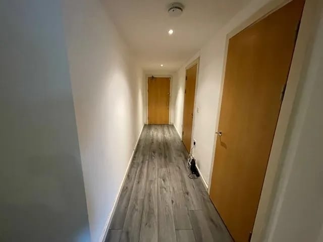 2 Bed Flat, Masshouse Plaza, B5, N1 7GU photo 4