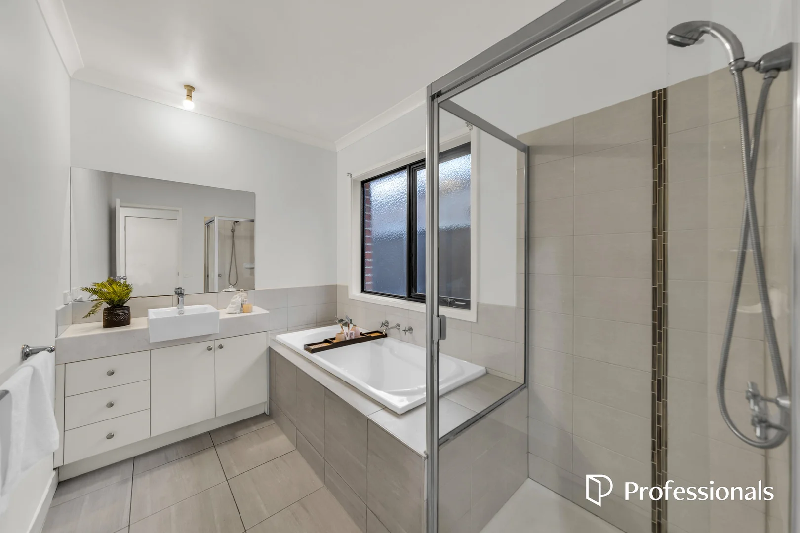 Additional image 20 of 8 Merlin Drive, Cranbourne North VIC 3977